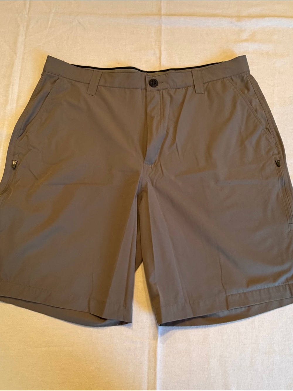 Orvis Men's Flat-Front Shorts - Gray